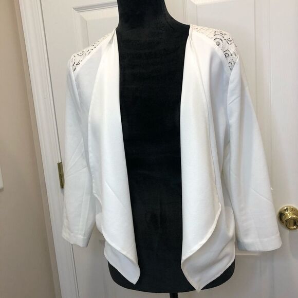 Jack cream open front lace back blazer, size medium - Picture 2 of 9